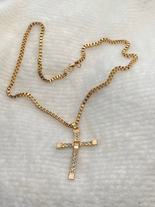 Y2K gold cross pendant necklace